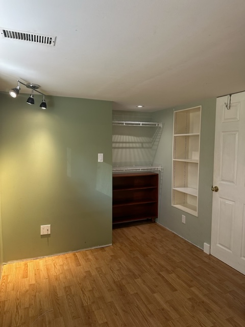 5 BEDROOM STUDENT HOUSE for SEPTEMBER 2026 in Long Term Rentals in Kitchener / Waterloo - Image 10