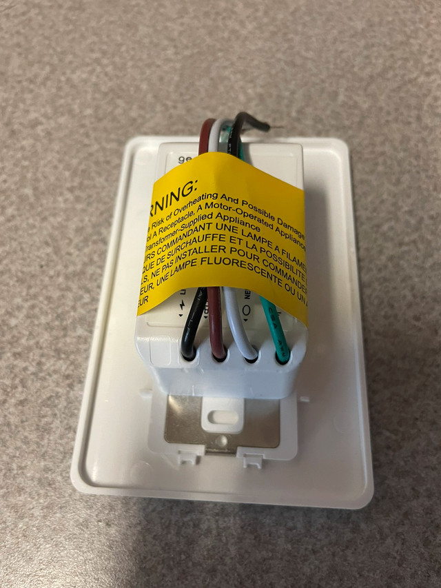 Interrupteur light switch dans Appareils électroniques  à Longueuil/Rive Sud - Image 3