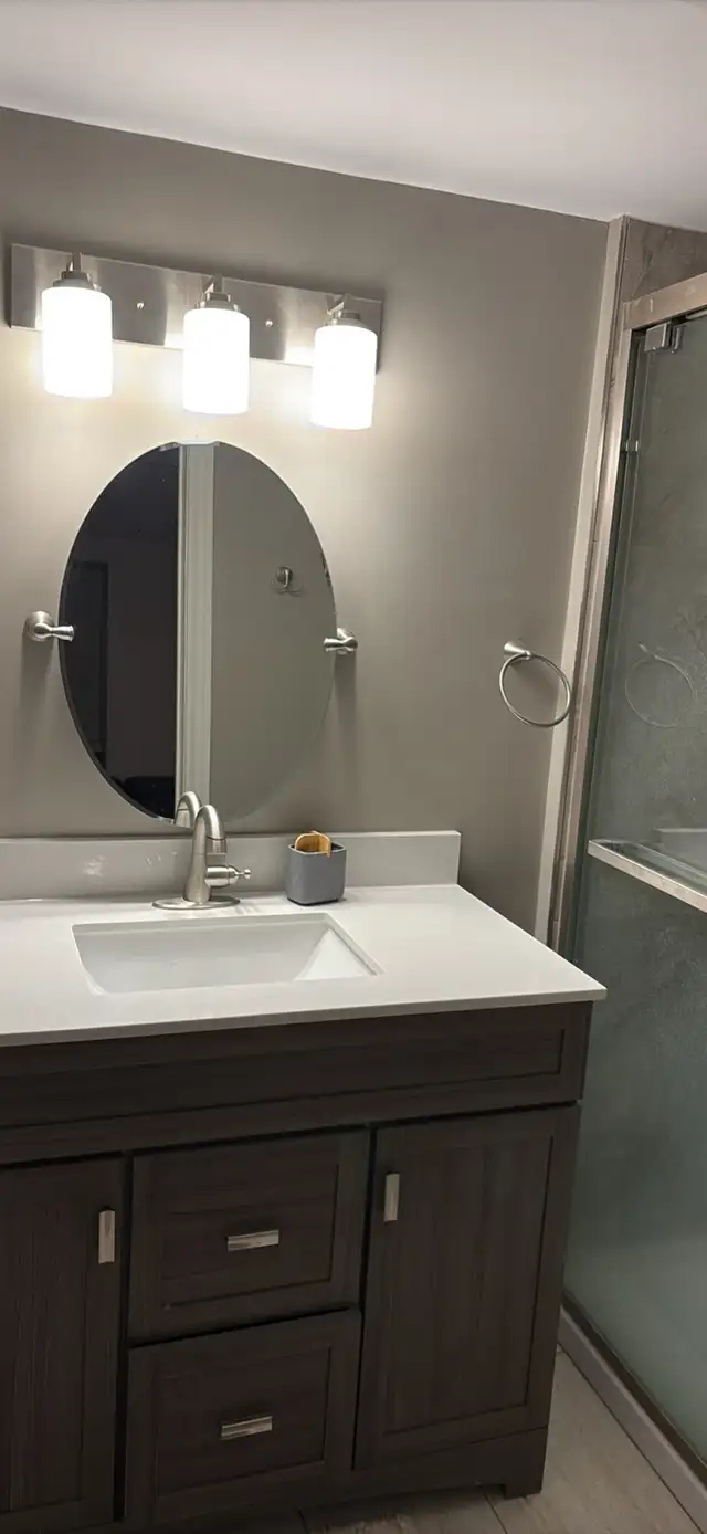 Rooms for rent in Room Rentals & Roommates in Oshawa / Durham Region - Image 3