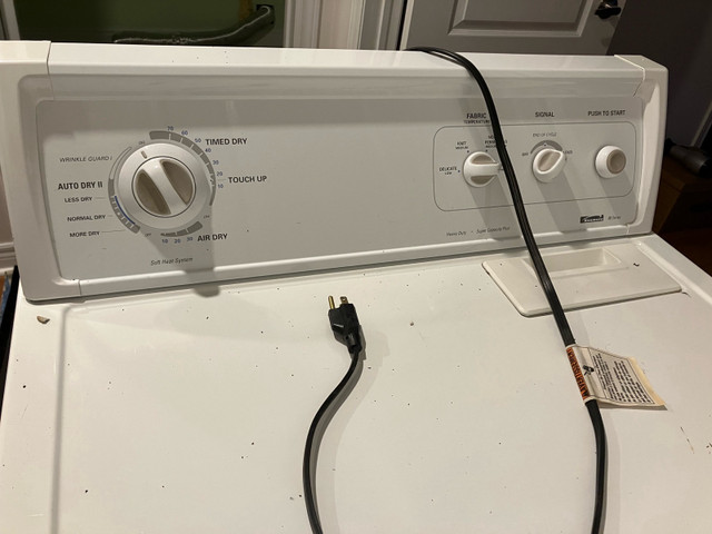 Gas dryer and laundry tub - Richmond hill - pickup only in Washers & Dryers in Markham / York Region - Image 2