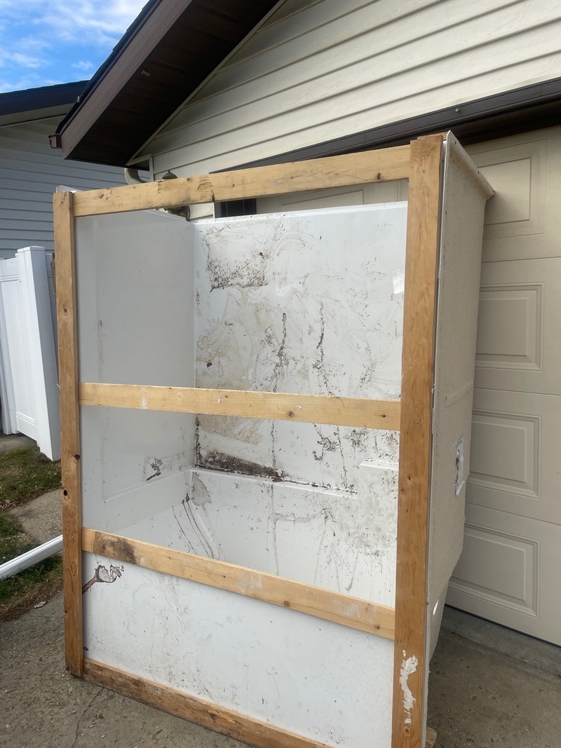 32”x60” bath tub free Plumbing, Sinks, Toilets & Showers Edmonton Kijiji