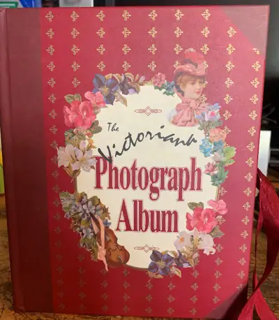 The Victorian Photograph Album Vintage 1995 Montague House Edition Hardback ,,,,,, $5
