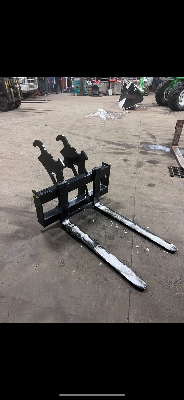 Mini excavator pallet forks - attachments  in Other in Kelowna - Image 3