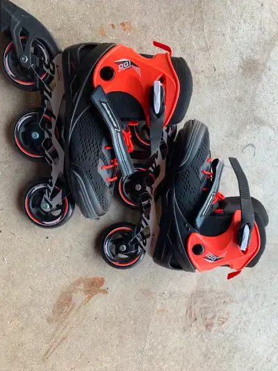 As you will see in the picture, these blades have only been used once and are virtually brand new. H...