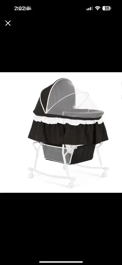 This is gently used baby bassinet with canopy, perfect for your little one's peaceful sleep. The bas...