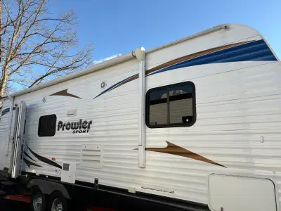 This trailer has been well-maintained and is in good condition, ready for the camping season. 24 foo...