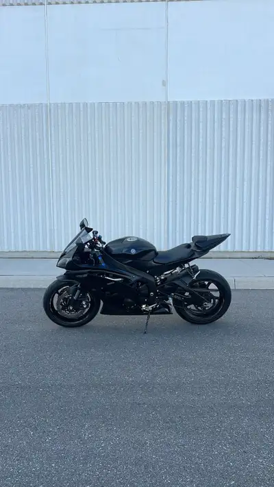 Selling 2016 yamaha r6 Well maintained Plazzo levers Puig grips and bar ends Two brothers full exhua...
