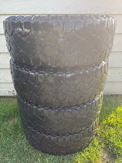 275/70/18 Goodyear Wrangler Duratrac Tires Purchased new tires, want these out of my way. Will be fi...