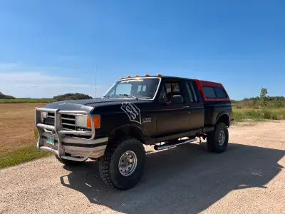This 1988 Ford F-150 4x4 is equipped with a powerful 460 big block engine and ready for any adventur...