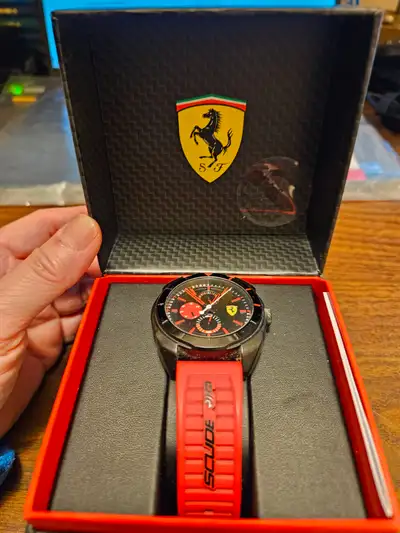 Scuderia Ferrari Forza Men's Quartz Watch (Ref. SF.44.1.34.0455). Chronograph watch with 44mm black...