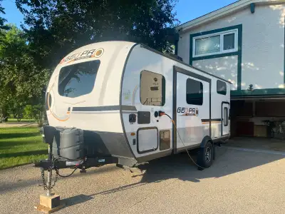 Get ready for family camping in comfort and style. Lightweight and off grid ready. Sleeps 6 comforta...