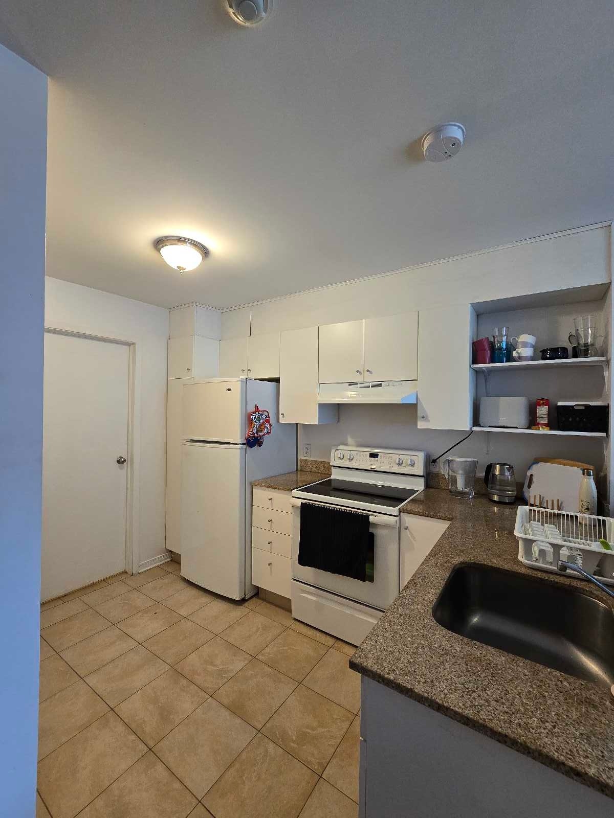 URGENT 1½ À LOUER / LEASE TRANSFER – 1 100 $/mois – H2K 3V4 — photo 3