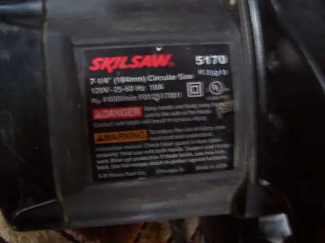 SKILSAW WITH 10 BLADES in Power Tools in Delta/Surrey/Langley - Image 6