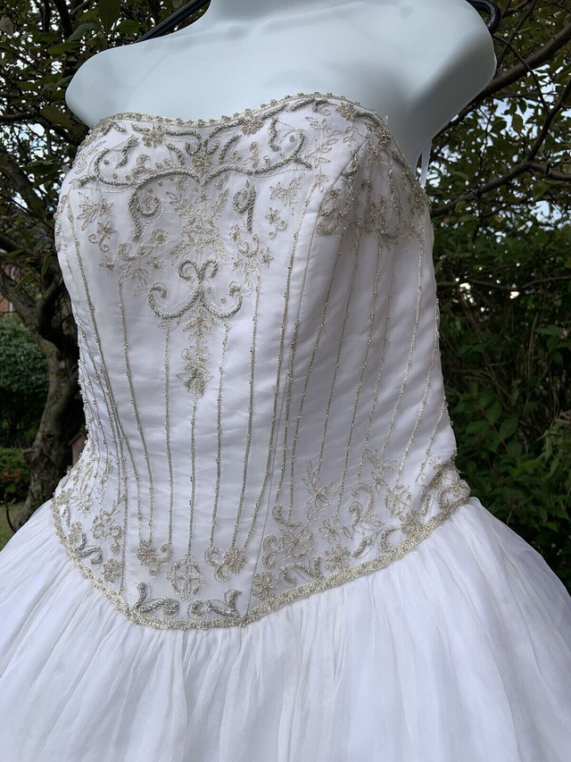 Jasmine Haute Couture Silk Wedding Dress Size 14 in Wedding in Oshawa / Durham Region - Image 2