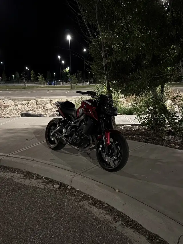 2018 YAMAHA FZ in Sport Bikes in Lethbridge - Image 3