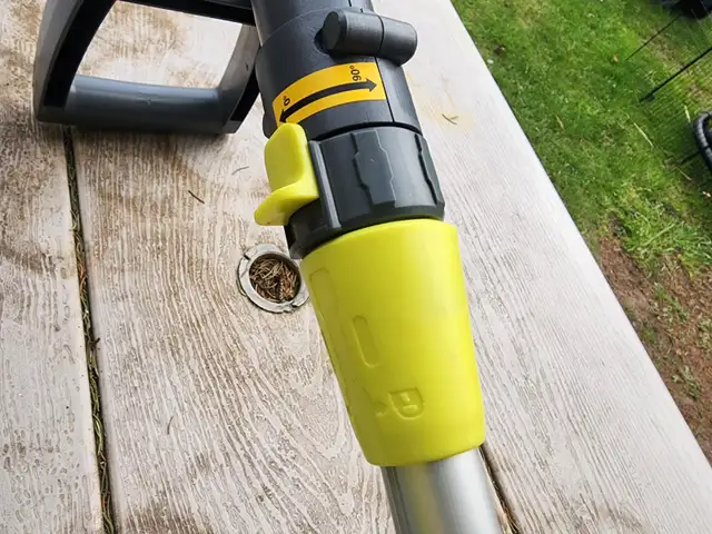 Yardworks 20 V Cordless Telescopic GrassTrimmer Edger Weedwacker in Lawnmowers & Leaf Blowers in Windsor Region - Image 5