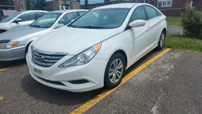 Looking to sell my 2012 Hyundai Sonata, a reliable sedan with great fuel efficiency and a smooth rid...