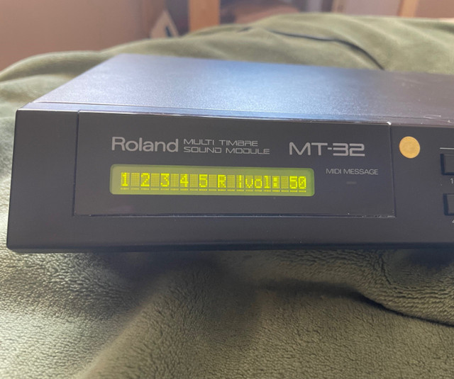Roland MT-32 Sound Module Synthesizer in Pianos & Keyboards in Edmonton - Image 4