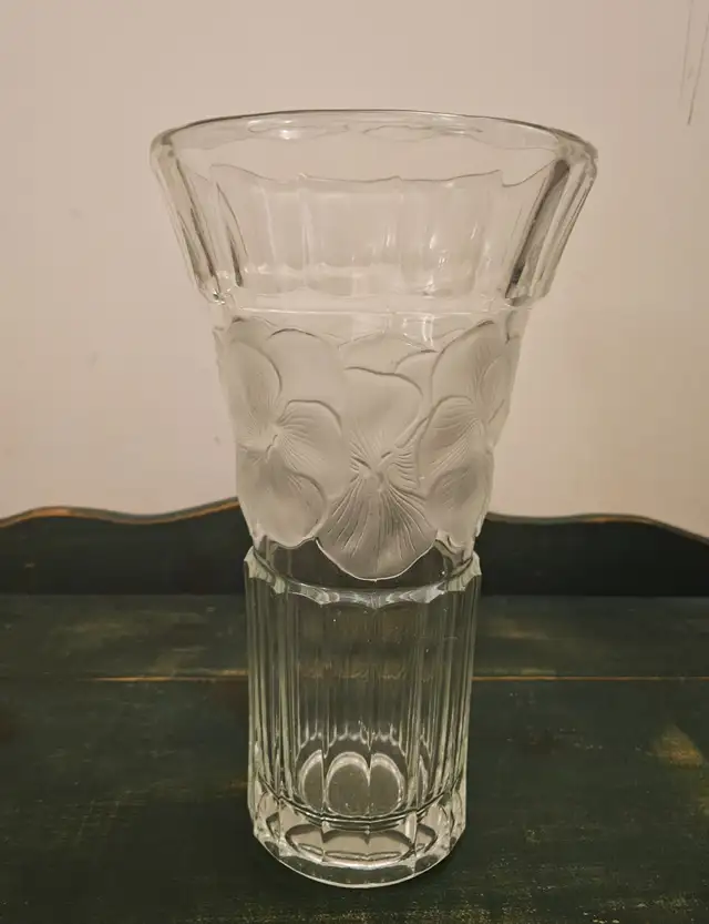 VTG LARGE BOHEMIAN CLEAR LEADED CRYSTAL VASE 1960'S in Home Décor & Accents in City of Toronto - Image 3
