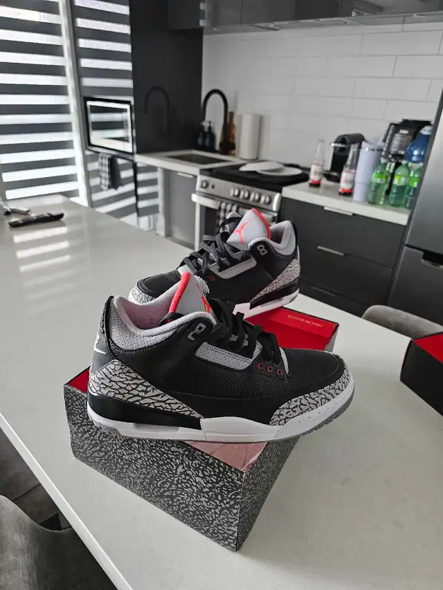 Jordan 3 retro black cement  - 2018 in Men's Shoes in City of Toronto - Image 2