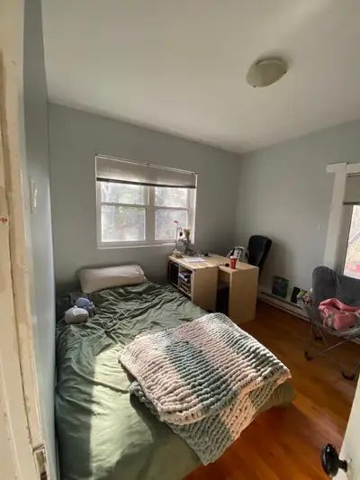 3 Beds 1 Bath - Apartment This is a private room you will be renting within the unit. Located in an...