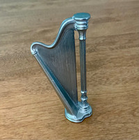 Harpe miniature en étain