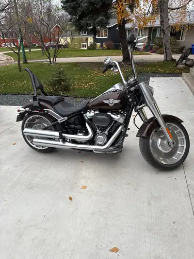 For sale is my 2019 Harley-Davidson Fat Boy 114 (FLFBS) with approximately 10,000 km. This is the Mi...
