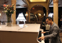 **Creative pianist for Weddings, special events or piano lessons