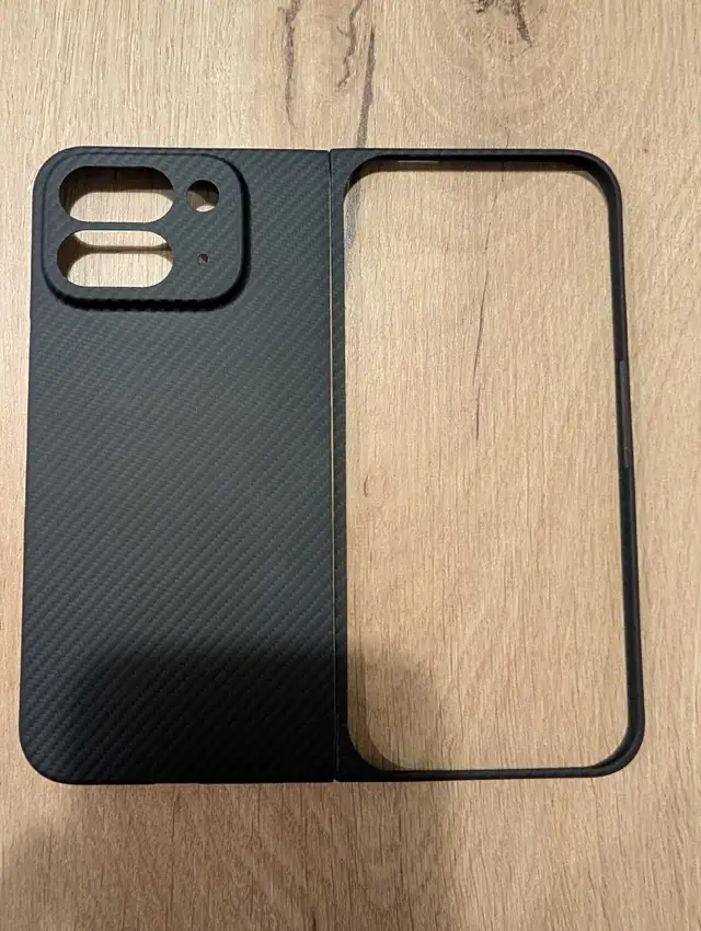 Google Pixel 9 Pro Fold - Carbon Fibre Case in Cell Phone Accessories in Ottawa - Image 2