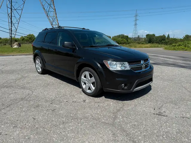 Dodge Journey SXT 3.6L 7Places in Cars & Trucks in Laval / North Shore - Image 2