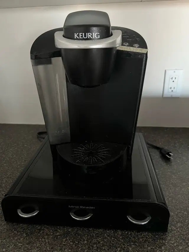 Keurig Machine in Coffee Makers in Markham / York Region - Image 2