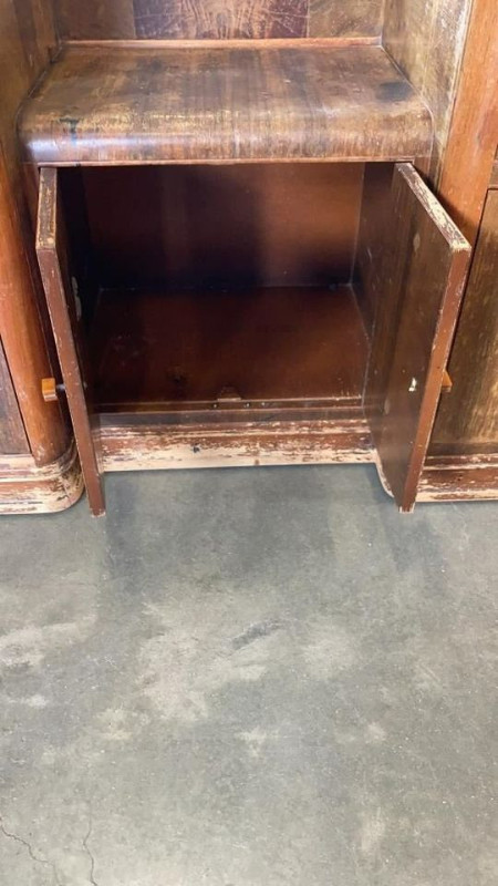 ANTIQUE VANITY DRESSER WITH MIRROR in Dressers & Wardrobes in Delta/Surrey/Langley - Image 2