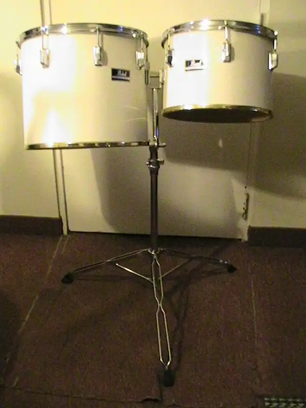 VINTAGE PEARL Export"Concert Toms" With H-Duty DBLE-Braced Stand in Drums & Percussion in Windsor Region - Image 9