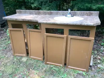 Vanité de chambre de bain avec dessus de comptoir et lavabo , View more