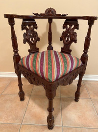MAKE AN OFFER: Excellent hand carved corner chair