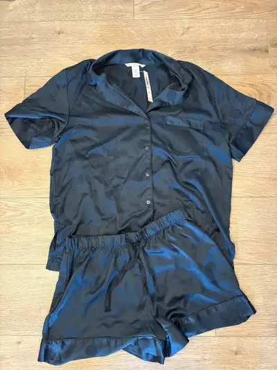 Nwt Victorias Secret Silk 2 Piece Pajama Set, View more