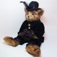 Bearington CHARLES BEAR Plush Victorian Christmas Teddy w Wreath