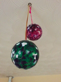 2 x Beauty Hand Blown Glass Ball,Purple-White & Green-White