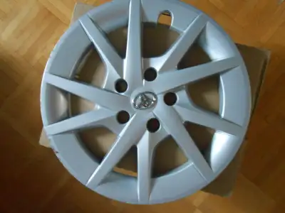3 enjoliveurs de roue pour véhicule Toyota- ABS-- 15 pouces --46002-4700- $25 chaque