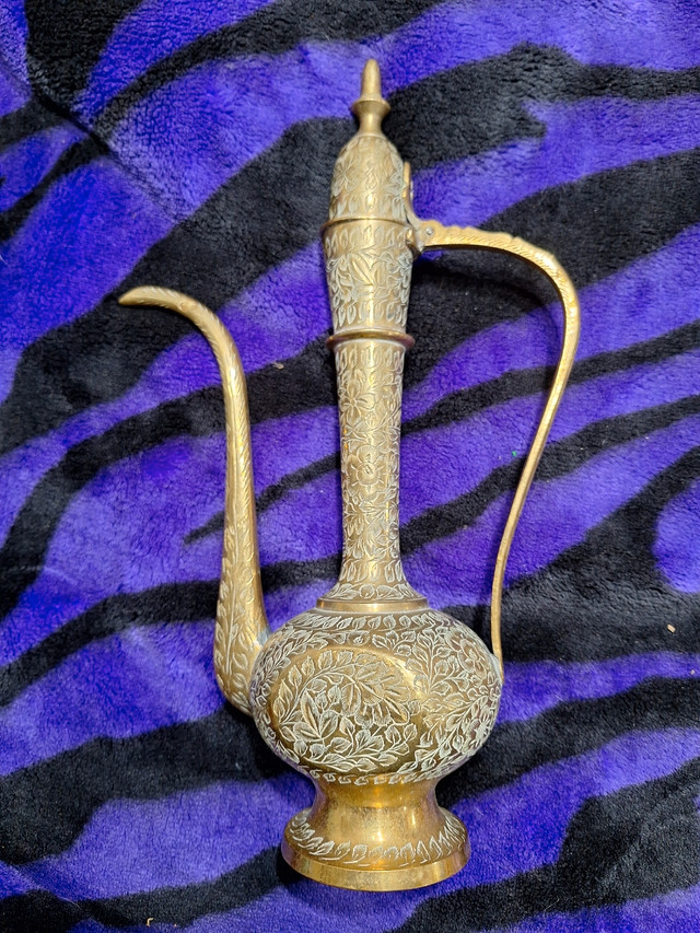 Indian brass tea pot  in Arts & Collectibles in Markham / York Region - Image 2