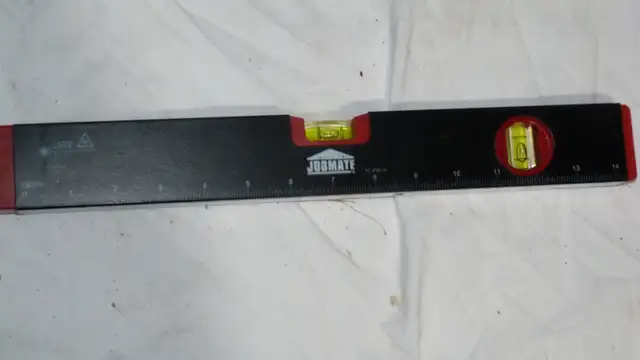 14" level with laser Jobmate in Hand Tools in London - Image 2