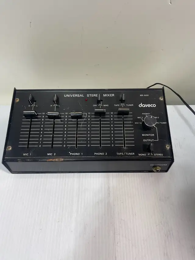 Daveco MX-800 Mixer in Performance & DJ Equipment in City of Montréal - Image 2