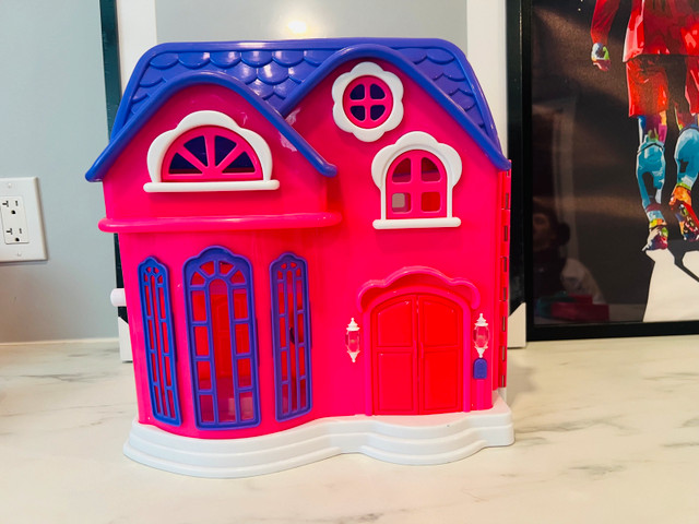maison poupée  dans Jouets  à Longueuil/Rive Sud