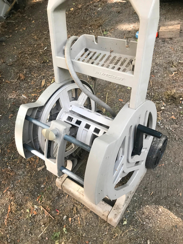 SUNCAST PORTABLE HOSE REEL in Outdoor Tools & Storage in Trenton