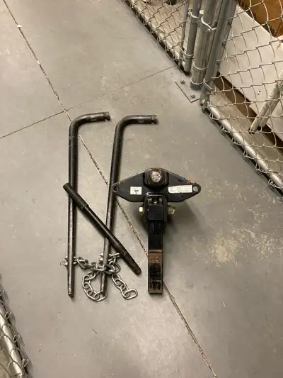 Equalizer hitch and 2/516 phone 250 851 1889
