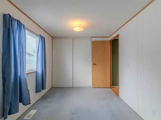 3 Bed 2 Bath Mobile Home Near Saskatoon. Garage + Open View in Houses for Sale in Saskatoon - Image 23