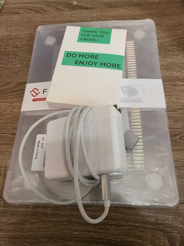 2024 MacBook Air a3113 + Extras477741576535429122