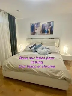 Base de lit pour lit King 84 pouces de long x 82 pouces de large et 13 pouces 1/2 de hauteur. Tête d...