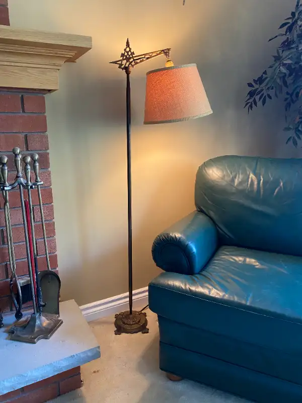 Vintage Art Deco Floor Lamp in Indoor Lighting & Fans in Markham / York Region - Image 2