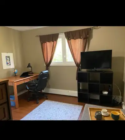 Room for rent in beautiful home, in a quiet, peaceful neighborhood in Woodlawn, Dartmouth with gorge...